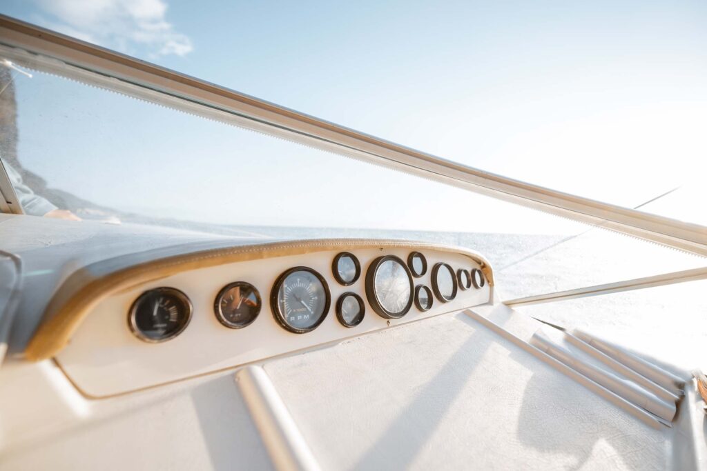 yacht dashboard 6QWZ3NZ